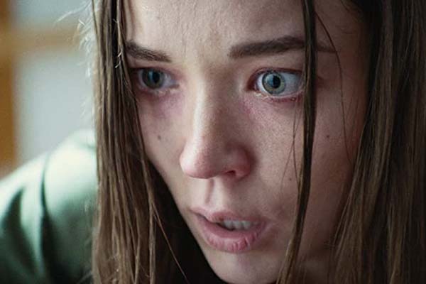 Nicole Brydon Bloom dans 1BR (2019)