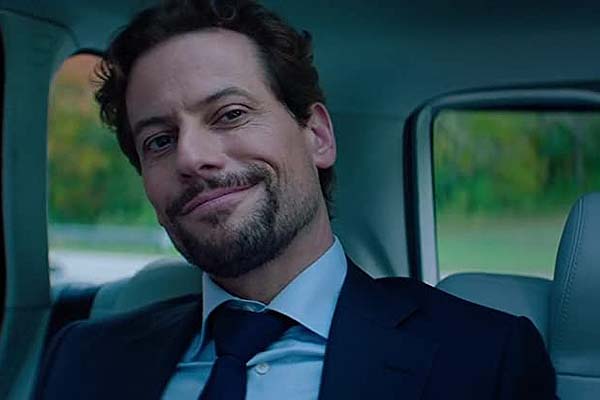 Ioan Gruffudd dans Ava (2020)