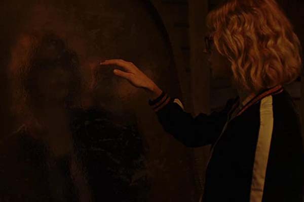 Georgia King dans Parallel (2018)