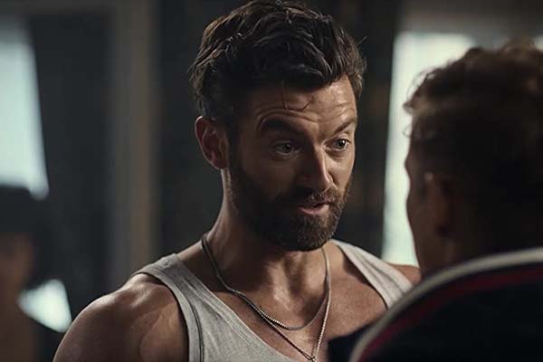 Stuart Martin dans Army of Thieves (2021)