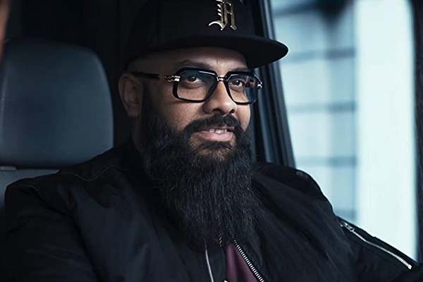 Guz Khan dans Army of Thieves (2021)