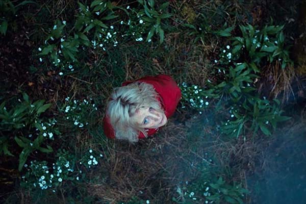 Lucie Debay dans Hunted (2020)