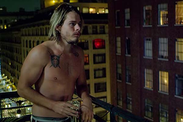 Jake Manley dans Pursuit (2022)