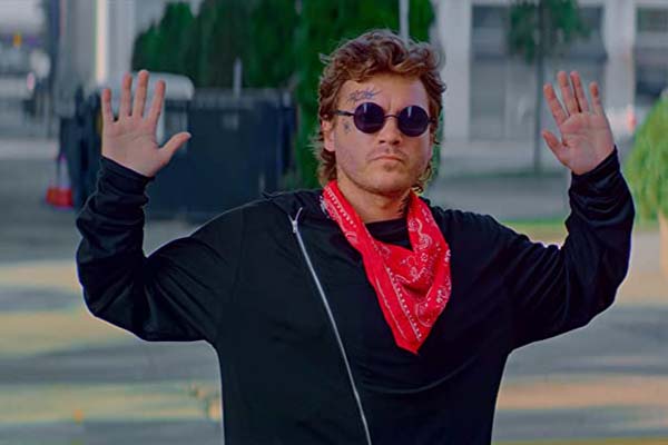 Emile Hirsch dans Pursuit (2022)