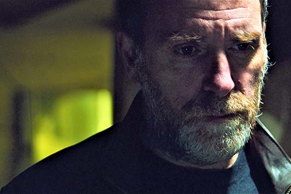 Valerio Mastandrea dans Zeros and Ones (2021)