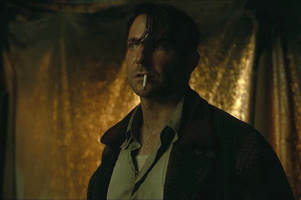 Bradley Cooper dans Nightmare Alley (2021)