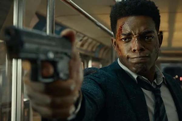 Stephan James dans 21 Bridges (2019)