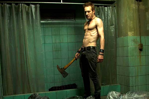 Michael Eklund dans The Divide (2011)