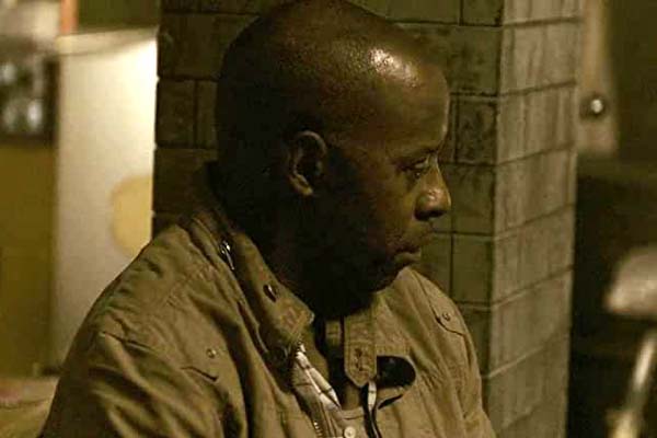 Courtney B. Vance dans The Divide (2011)