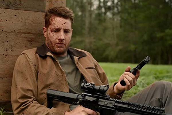 Justin Hartley dans The Hunt (2020)