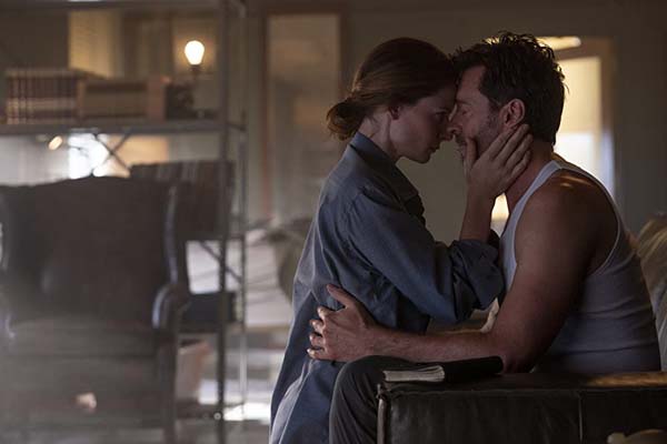 Rebecca Ferguson et Hugh Jackman dans Reminiscence (2021)
