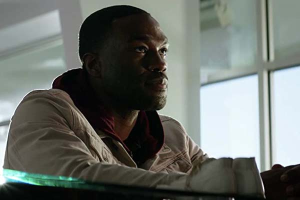 Yahya Abdul-Mateen II dans Ambulance (2022)