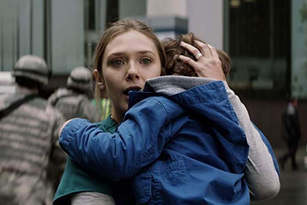 Elizabeth Olsen dans Godzilla (2014)