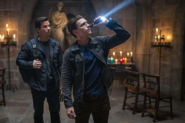 Mark Wahlberg et Tom Holland dans Uncharted (2022)