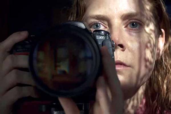 Amy Adams dans The Woman in the Window (2021)