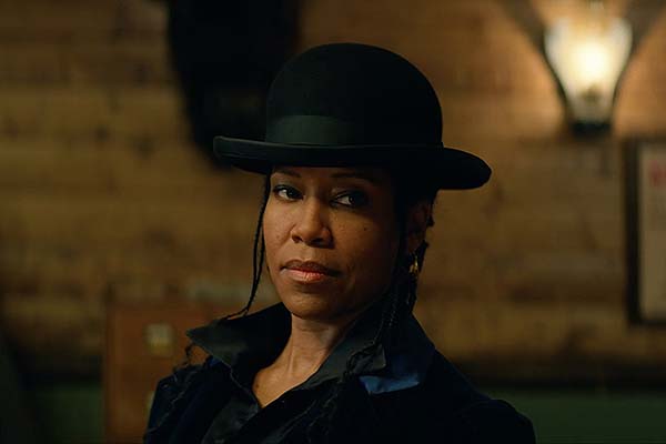 Regina King dans The Harder They Fall (2021)