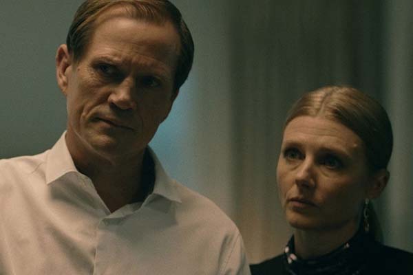 Langley Kirkwood et Tessa Jubber dans Collision (2022)