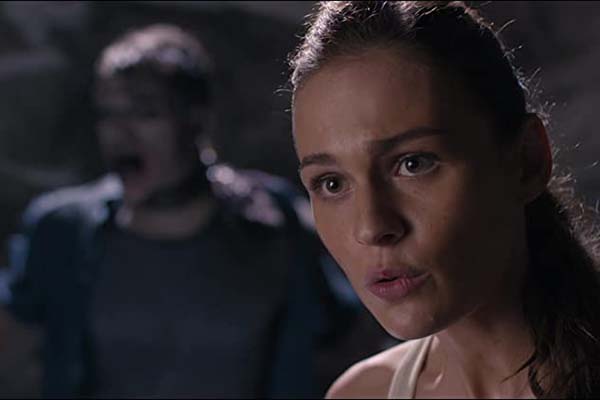 Sophie Skelton dans Day of the Dead: Bloodline (2018)