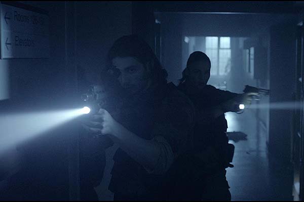 Marcus Vanco et Sophie Skelton dans Day of the Dead: Bloodline (2018)