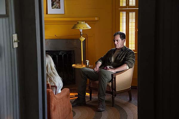Michael Shannon dans Abandoned (2022)