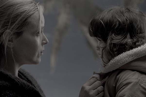 Marie Guillard dans The Assault (2010)