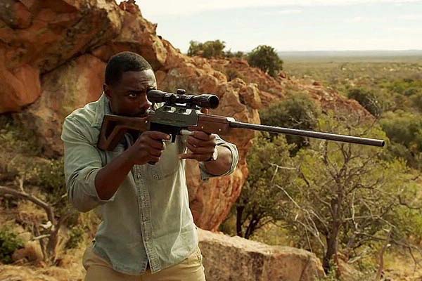 Idris Elba dans Beast (2022)