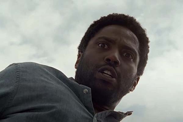 John David Washington dans Beckett (2021)