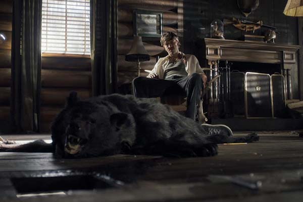 Bradley Stryker dans Crawlspace (2022)