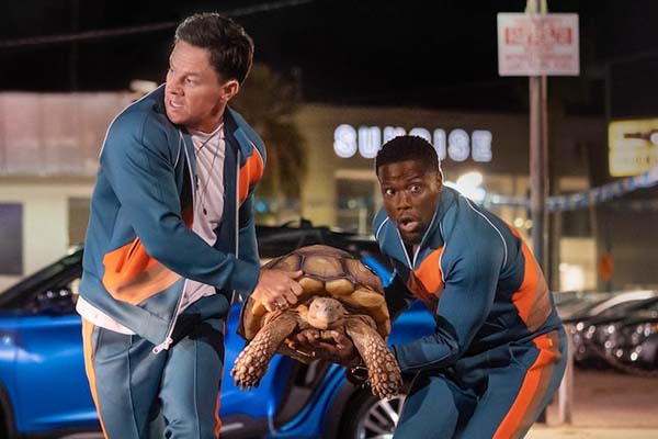 Mark Wahlberg et Kevin Hart dans Me Time (2022)