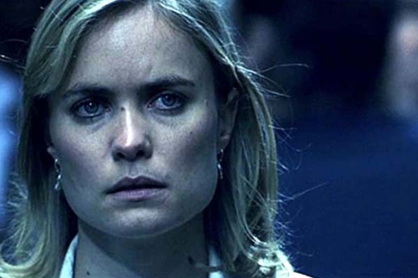 Radha Mitchell dans Phone Game (2002)