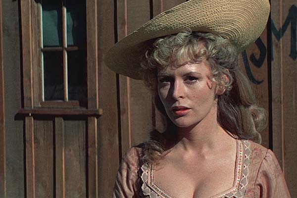 Marianna Hill dans High Plains Drifter (1973)