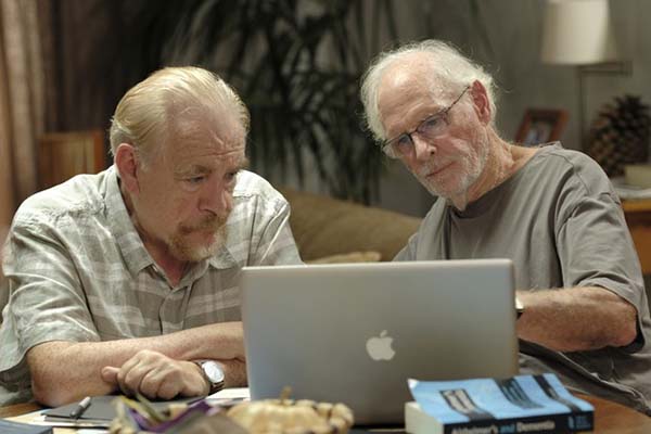 Brian Cox et Bruce Dern dans Remember Me (2019)