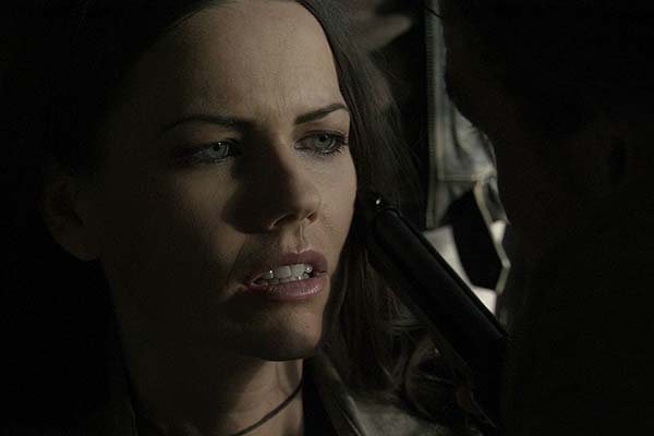 Tamara Davies dans Black Dawn (2005)
