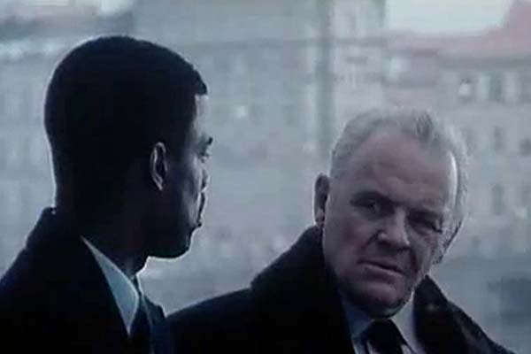 Chris Rock et Anthony Hopkins dans Bad Company (2002)