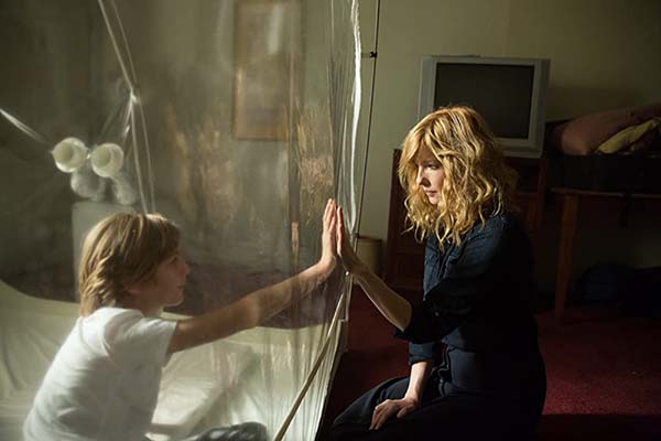 Kelly Reilly et Charlie Shotwell dans Eli '2019)