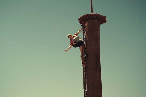 Virginia Gardner dans Fall (2022)