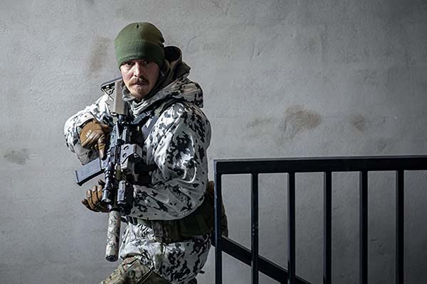 Jasper Pääkkönen dans Attack on Finland (2021)