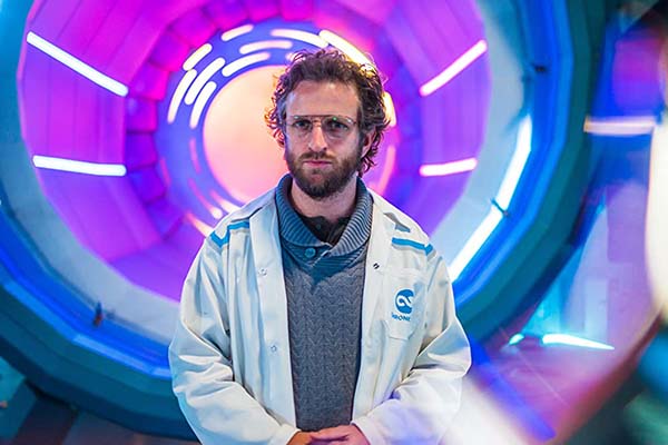 Aaron Glenane dans 2067 (2020)