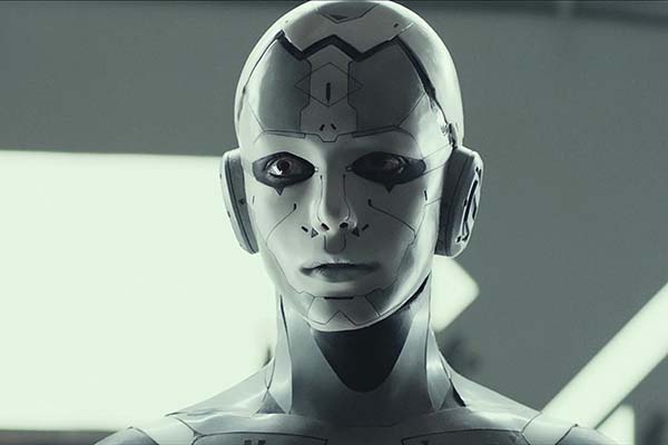 Stacy Martin dans Archive (2020)