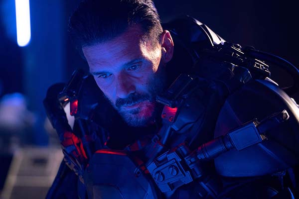 Frank Grillo dans Cosmic Sin (2021)