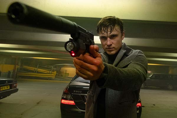 William Moseley dans The Courier (2019)