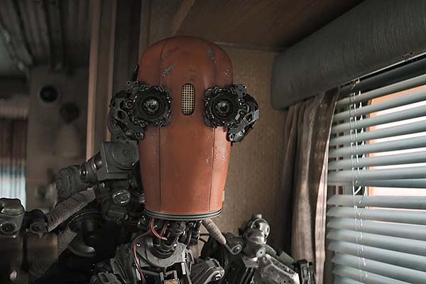 Caleb Landry Jones dans Finch (2021)