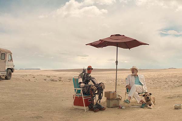 Tom Hanks et Caleb Landry Jones dans Finch (2021)