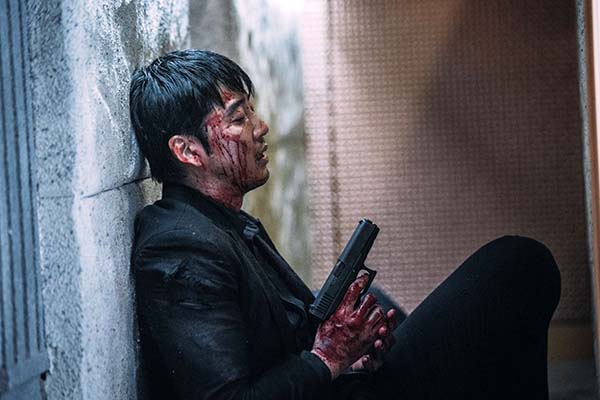 Yoon Kye-sang dans Spiritwalker (2021)