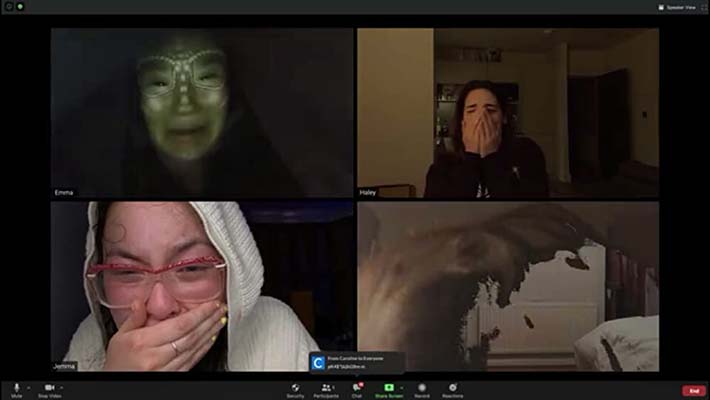 Haley Bishop, Jemma Moore, et Emma Louise Webb dans Host (2020)