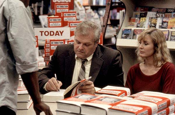 Brian Dennehy dans Best Seller (1987)