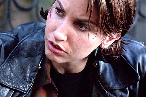 Gina Gershon dans Bound (1996)